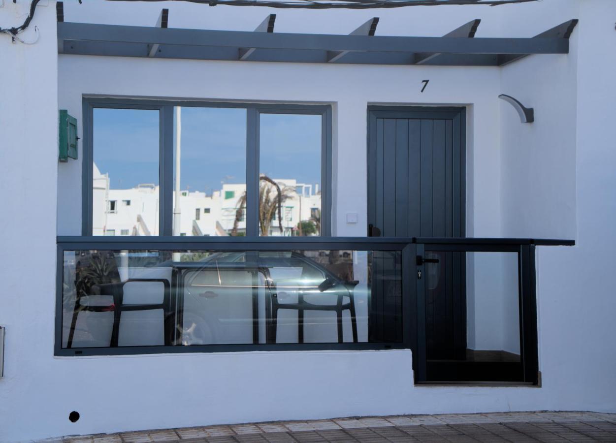 Volcanokite Apartments Famara Ngoại thất bức ảnh